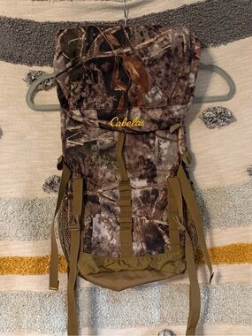 Cabela's Men's Camo Hiking Backpack in Brown and Olive